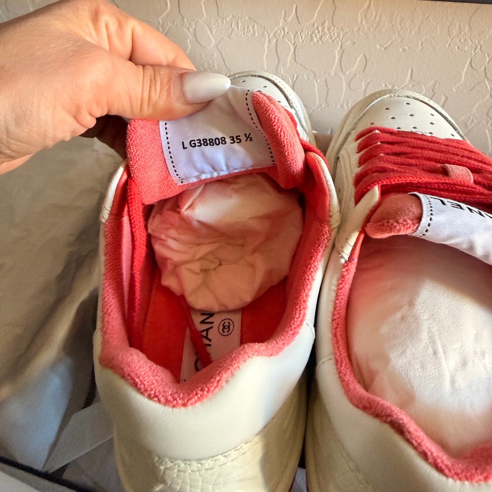 CHANEL Grained Calfskin Fabric Womens Logo Sneakers 39 White Red - Picture 5 of 15